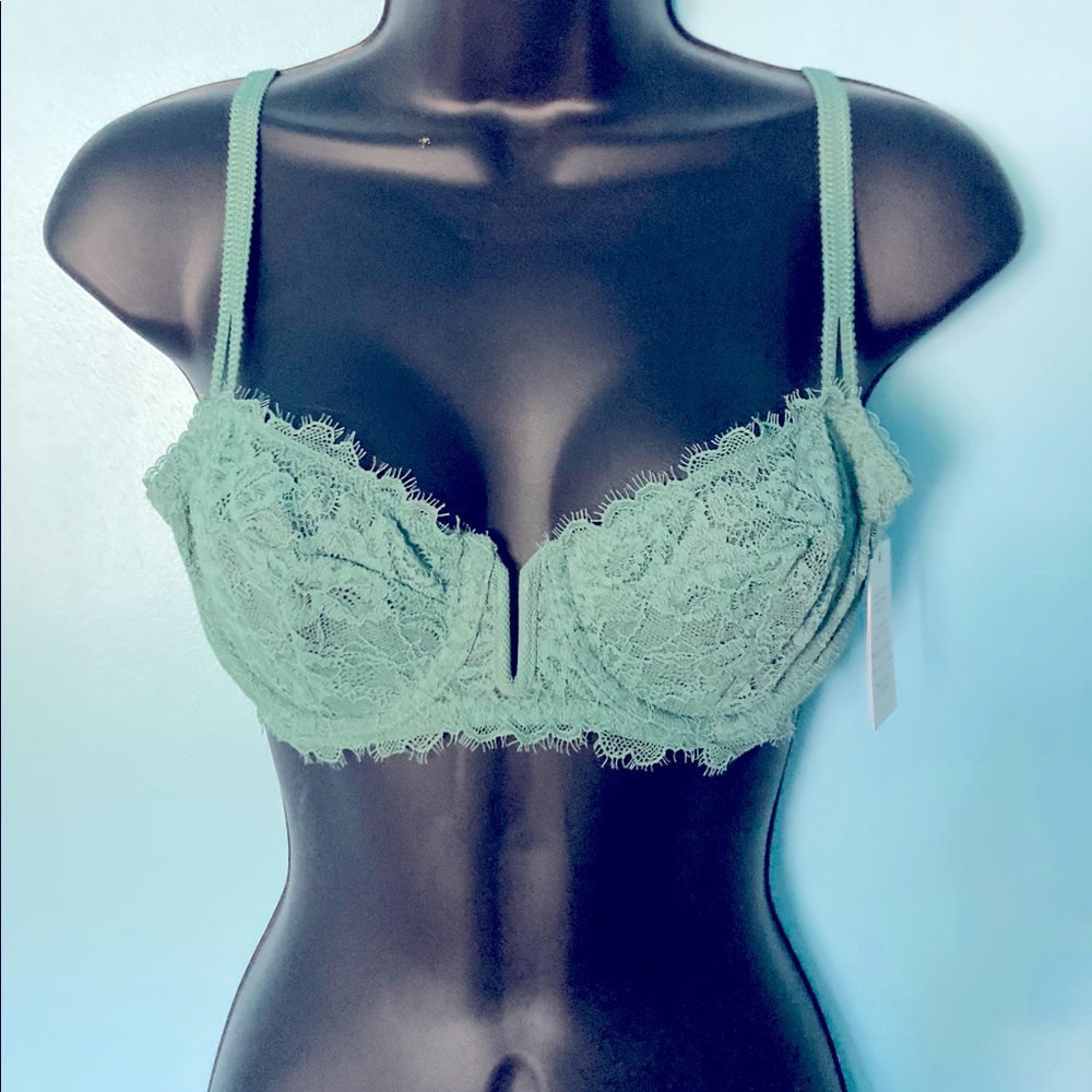 Balconette coverage unlined bra